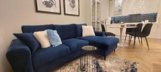 Cozy Apartment with Balcony 20 minutes from Warsaw by Noclegi Renters - Ożarów Mazowiecki - 0
