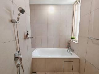 Afiniti 2BR - Sleep Sandwich | 3 Min -> Legoland - - 6