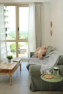 Afiniti 2BR - Sleep Sandwich | 3 Min -> Legoland - - 5