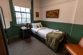 Courthouse Hotel - 1