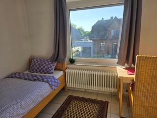 Ein bequemes Zimmer in einer ruhigen Umgebung Näher Zentrum mit gemeinsam genutzte Bad und Küchengeräte - Kleve - 8