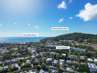 Casa Katharina – Your Coastal Escape on Noosa Hill - Noosa Heads - 1