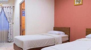 Lotus Bandung Hotel, Cafe, and Meeting Place - Bandung - 2