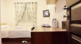 Lotus Bandung Hotel, Cafe, and Meeting Place - Bandung - 4