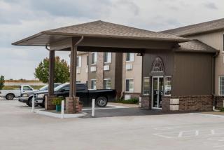 Super 8 by Wyndham Gardner - Gardner - 0
