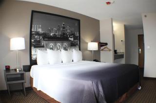 Super 8 by Wyndham Gardner - 1