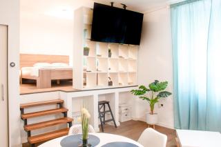 Fantabulous Downtown Abode w King Bed, 65" TV, Washer and Tumble Dryer - Zagreb - 0