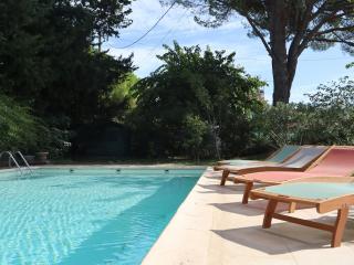 Spacious Villa With Pool In La Crau - La Crau - 9