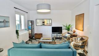 Spacious Villa With Pool In La Crau - La Crau - 1