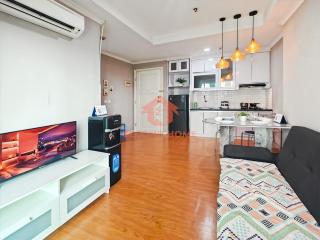 Stylish 2BR MOI Apt with Pool, Gym, Wi-Fi - Jakarta - 0