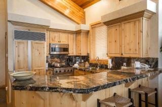 Trail's End Lodge at Deer Valley Resort - One Bedroom Deluxe Residence with Spa #304 condo - Park City - 8