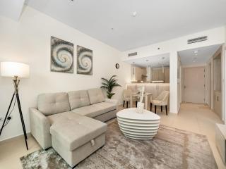 Palm Jumeirah Beachfront apartment with rooftop Infinity pool and Atlantis view - 1