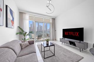 VayK - Stunning 2BR in Emaar Beachfront with Beach Access - 0