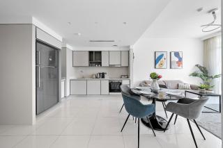 VayK - Stunning 2BR in Emaar Beachfront with Beach Access - 1