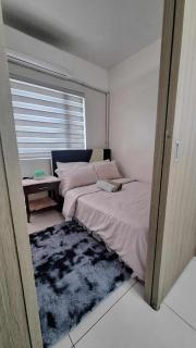 De Luxe, Standard and Studio Suites -The Breeze Residences-close to Airport,Mall of Asia, US Embassy - 6