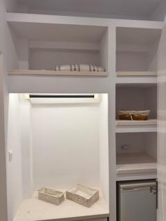 Patras Rooms est 1990 - Fourni - 2