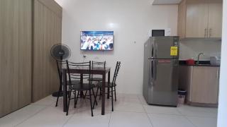 De Luxe, Standard and Studio Suites -The Breeze Residences-close to Airport,Mall of Asia, US Embassy - Manila - 8