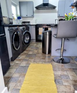 Serene Home with Spacious Garden - Worcester - 2