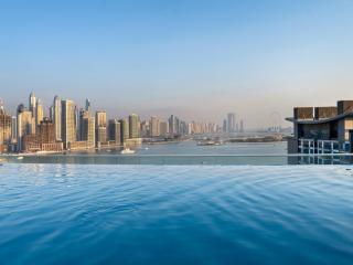 Palm Jumeirah Beachfront apartment with rooftop Infinity pool and Atlantis view - 4