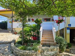 Studio Apartment in Nin with Terrace, Air Conditioning, Wi-Fi (3722-5) - Nin - 9