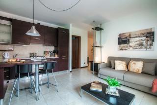 JOIVY Modern Apartment with Terrace near Lake Como - 2