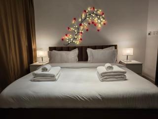 Amazing 1BR Apartment with Dubai Marina view and Pool view --- Next to JBR beach---Opp JBR tram station - 9