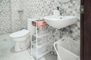 Ava Guesthouse #3 - Cozy Room with Desk&Kitchenette - Badung - 4