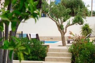 Apartments Villa Pjer - Pool & Private Parking near Beach Žnjan - 0