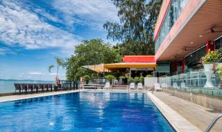 Hotel Sentral Seaview @ ​Beachfront - 4