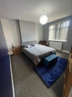 Giga Residential 4 Bedrooms, 8 guests , Near City Centre, Arcade Machine, Sky TV, Netflix, Free Wifi, Free Parking - Newcastle - 7