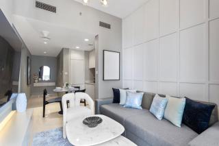Sleek 1-Bedroom Getaway in Zada Tower - 2