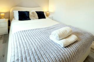 Stunning Lux 3 Bedroom home Priv Parking in Birmingham - Kings Norton - 1