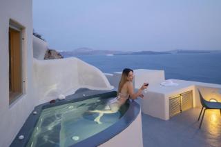 Kyrkos Collection - Oia - 2