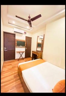 Amritsar Hotel Golden 56 With Lift & Free Wi-fi Facility - 200 Meter From Golden Temple And Jallianwala Bagh - A Premium Hotel In Amritsar - Amritsar - 3