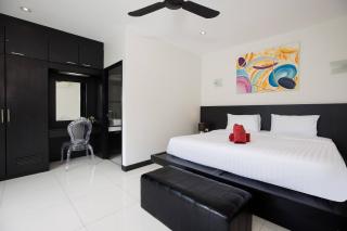 3BR Villa Marine with Private Pool, Waterfalls in NaiHarn Beach - Strand Rawai - 5