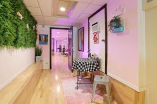 Barbiecore Dream Pad in Sacramento - 3