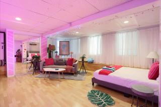 Barbiecore Dream Pad in Sacramento - Sacramento - 1