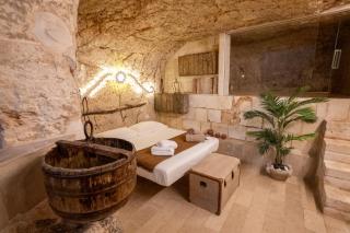 Cave Luxury Suite - 7