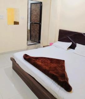 Hotel Priyan-Shi Palace AC OR NON AC ROOM Outstanding Property In Ujjain - Ujjain - 7