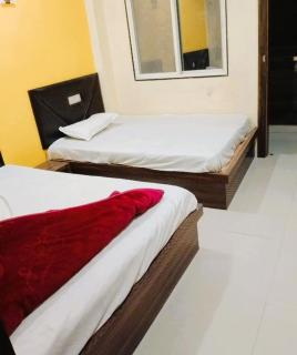 Hotel Priyan-Shi Palace AC OR NON AC ROOM Outstanding Property In Ujjain - Ujjain - 5