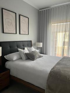 Waterfall Luxury Apartment - Midrand - 6