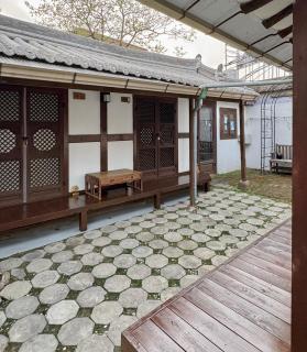 Jeonju Gaindang Hanok Stay - Jeonju - 4