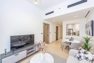 VayK - Sleek 1BR City Retreat - 7