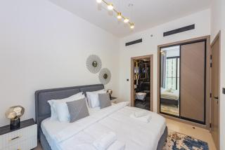 VayK - Sleek 1BR City Retreat - 4