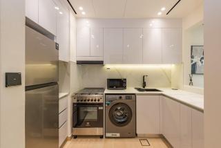 VayK - Sleek 1BR City Retreat - 3