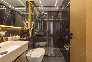 VayK - Sleek 1BR City Retreat - 1