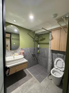 Japandi Serenity 1 king,1 queen,1 single bed 5pax - Medan - 8