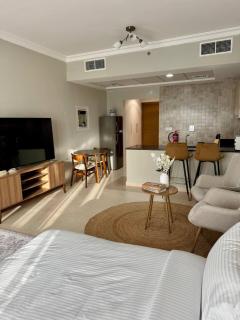 Yas Island Studio Golf Escape - Abu Dhabi - 7