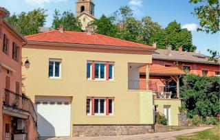 Awesome Home In Bellaffaire With Wifi - - 0