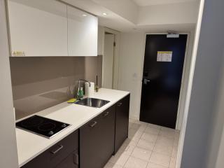 Cozy Room in Albert Park - 6